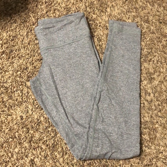 LULULEMON LEGGINGS size 6 medium waist - Picture 5 of 5